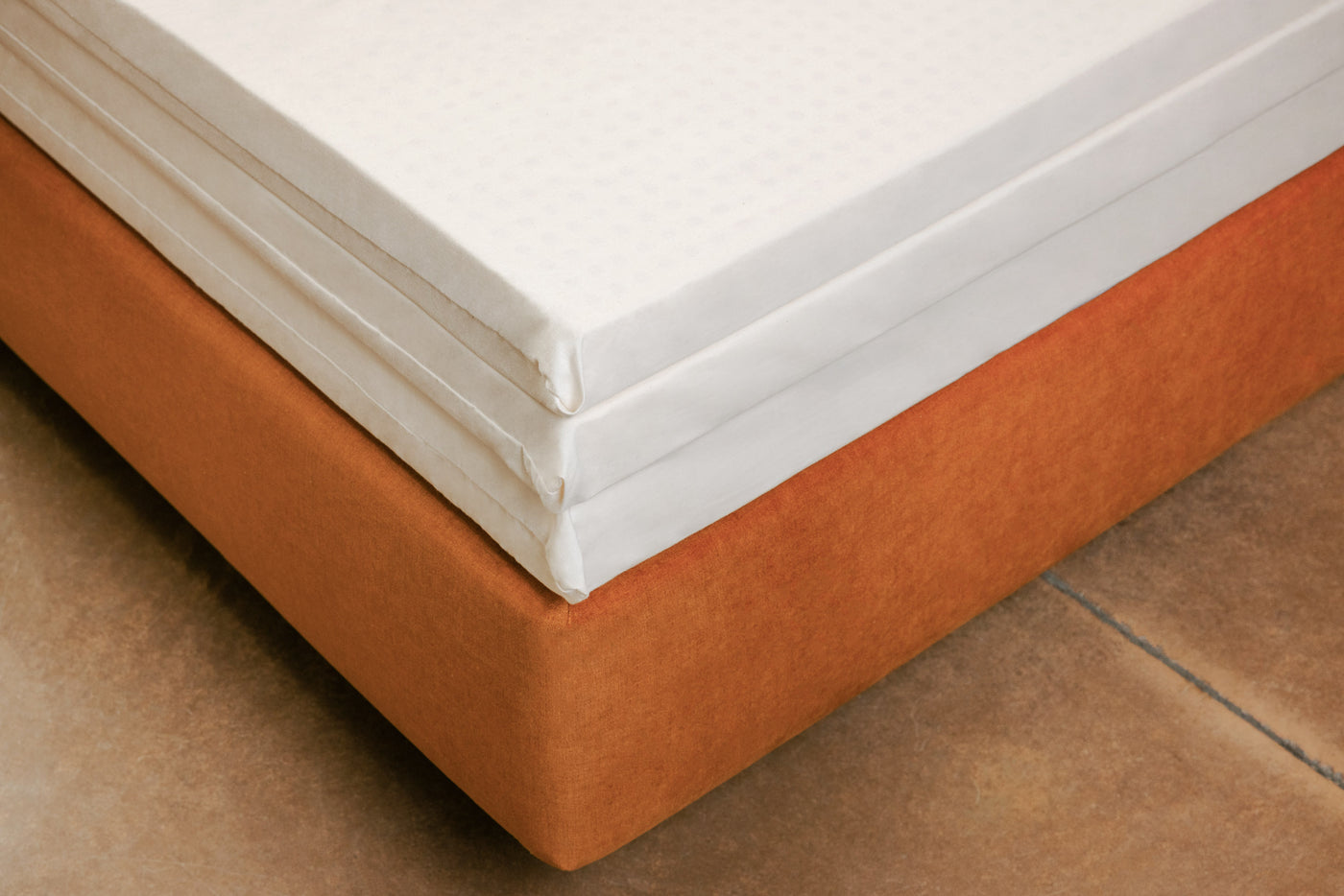 Internal natural Talalay latex layers wrapped in organic cotton muslin of the Oxford 7" natural latex mattress